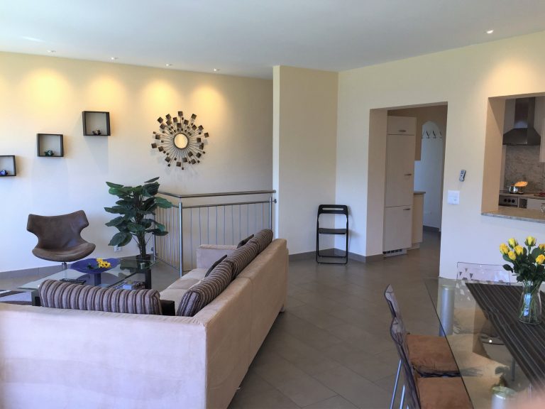 Wohnzimmer einer Ferienwohnung am Lago Maggiore
