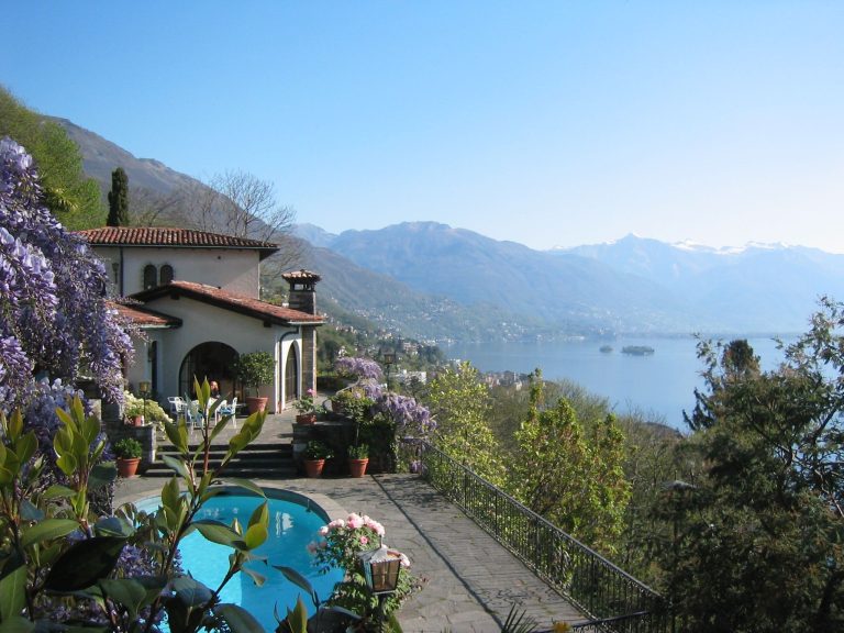 Pool einer Ferienwohnung am Lago Maggiore
