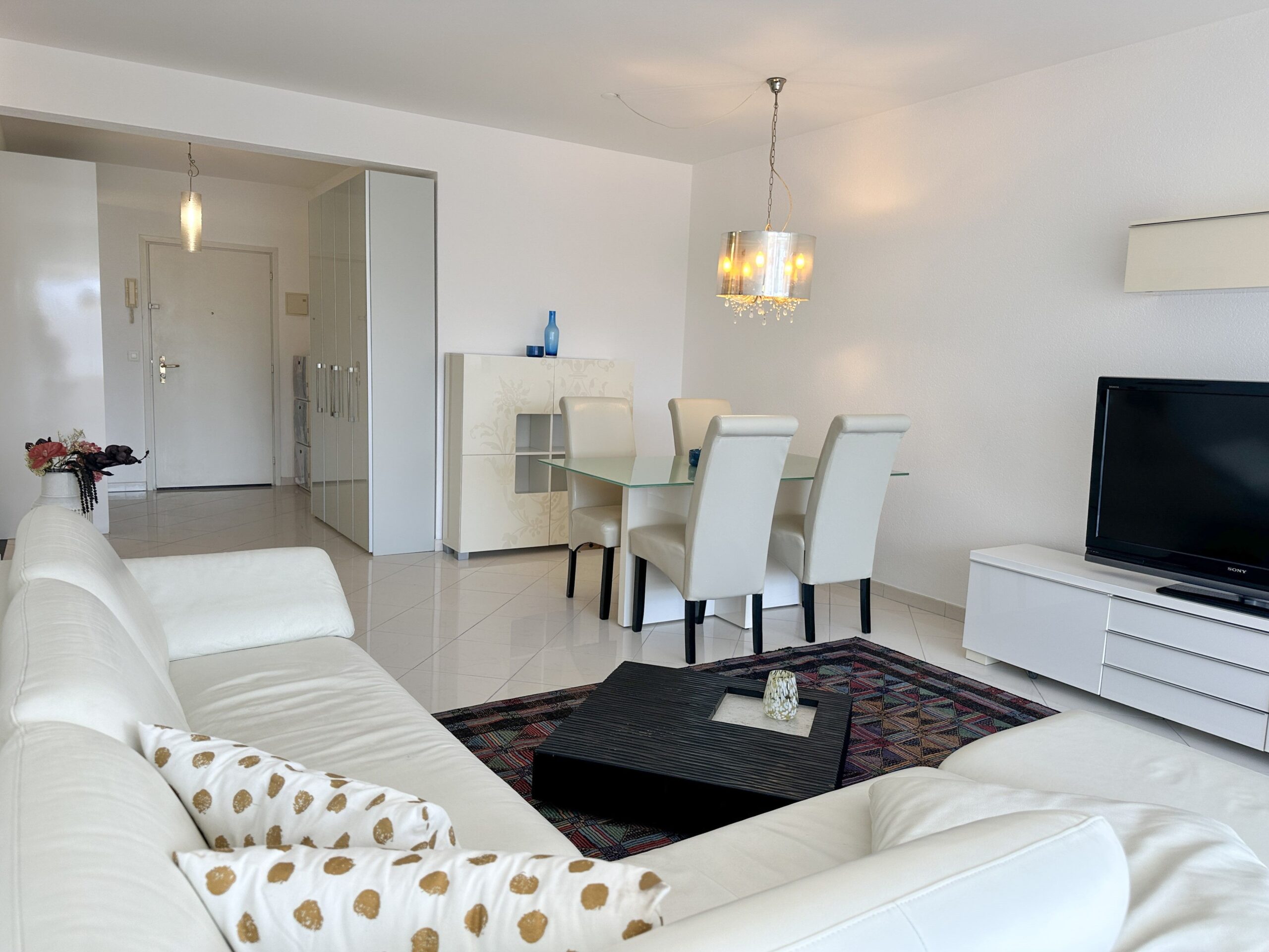 Wohnzimmer einer Ferienwohnung