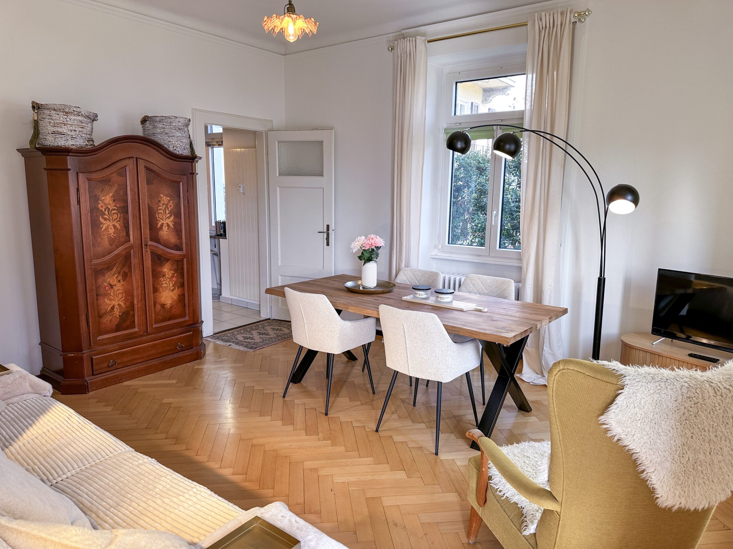 Wohnzimmer einer Ferienwohnung