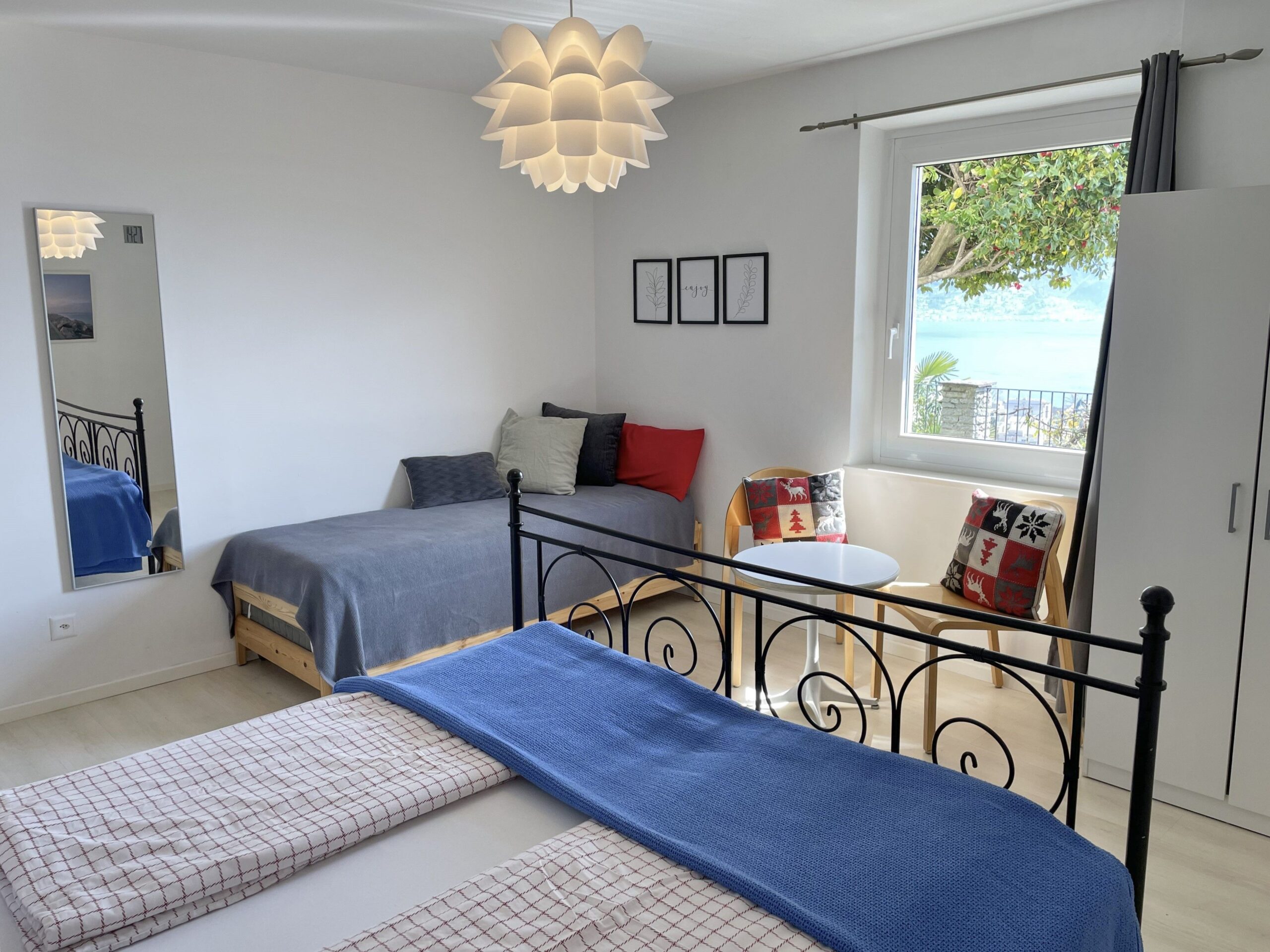 Schlafzimmer einer Ferienwohnung