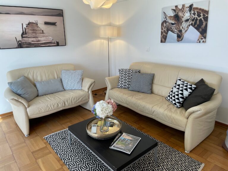 Wohnzimmer einer Ferienwohnung