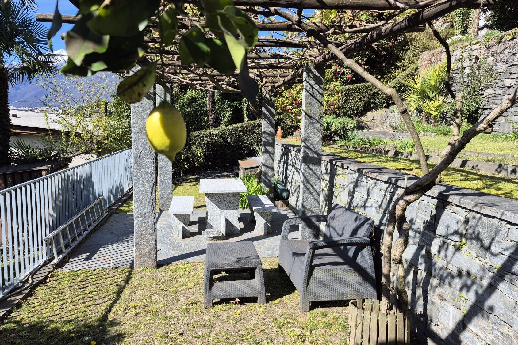 Garten zu Ferienwohnung im Tessin