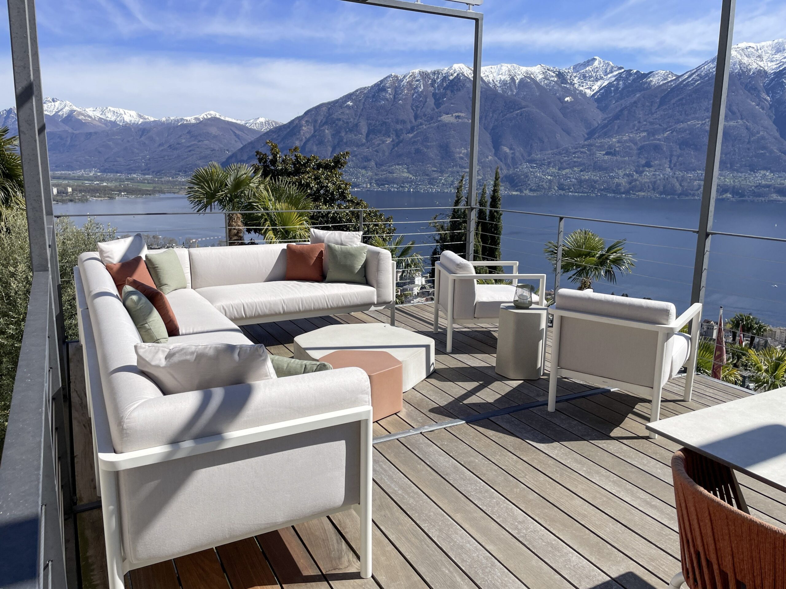 Terrasse einer Ferienwohnung am Lago Maggiore