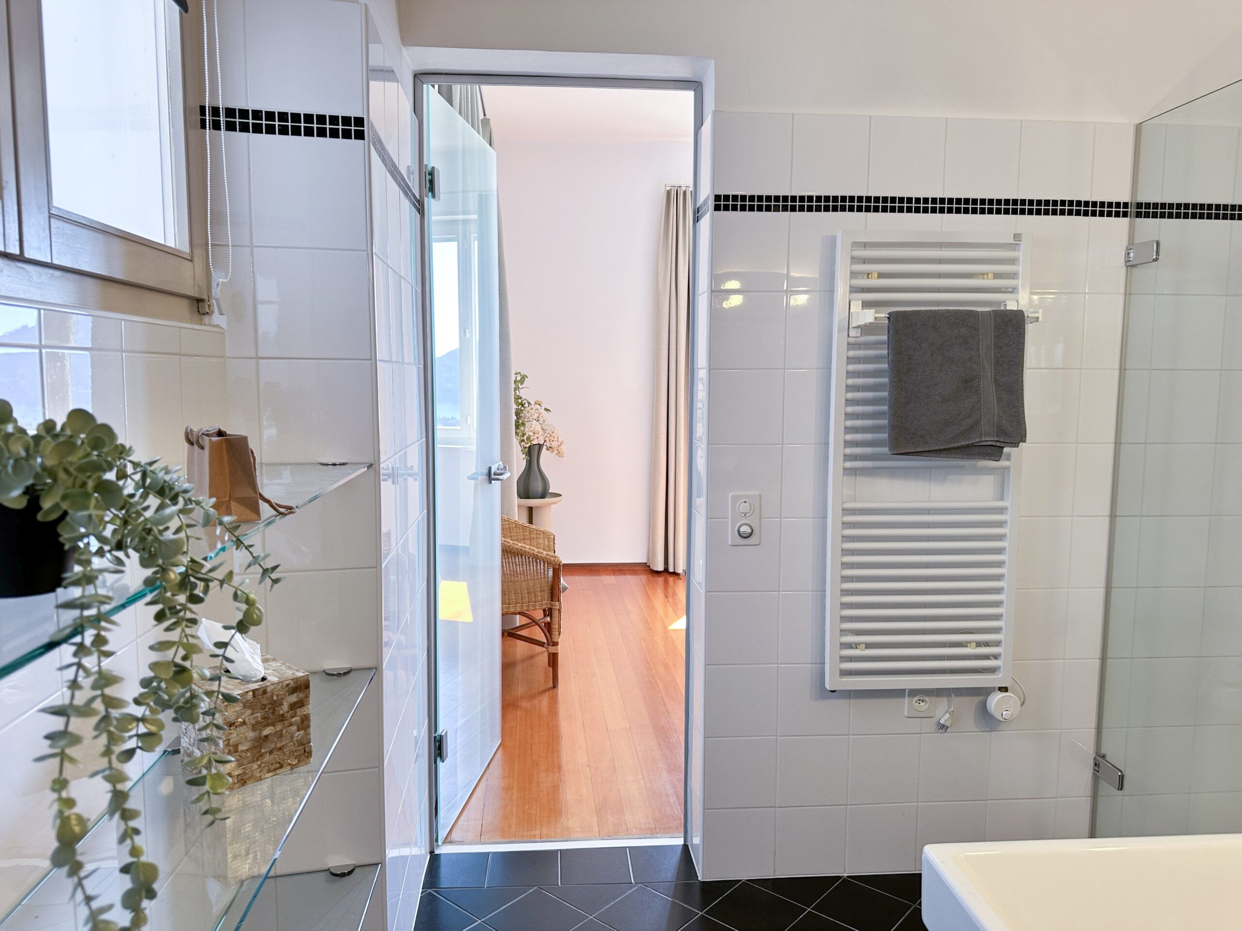 Badezimmer einer Ferienwohnung am Lago Maggiore