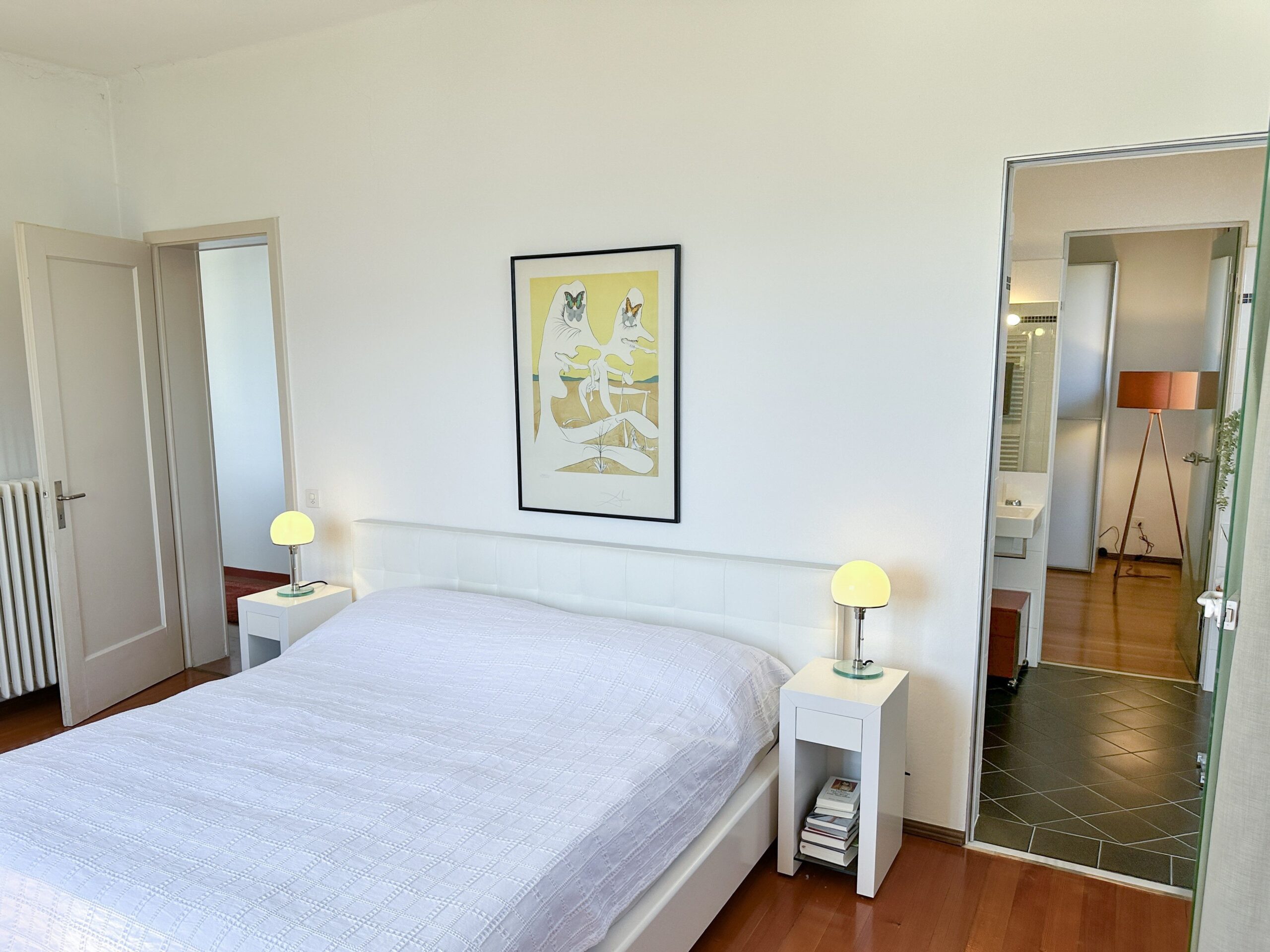 Schlafzimmer einer Ferienwohnung am Lago Maggiore