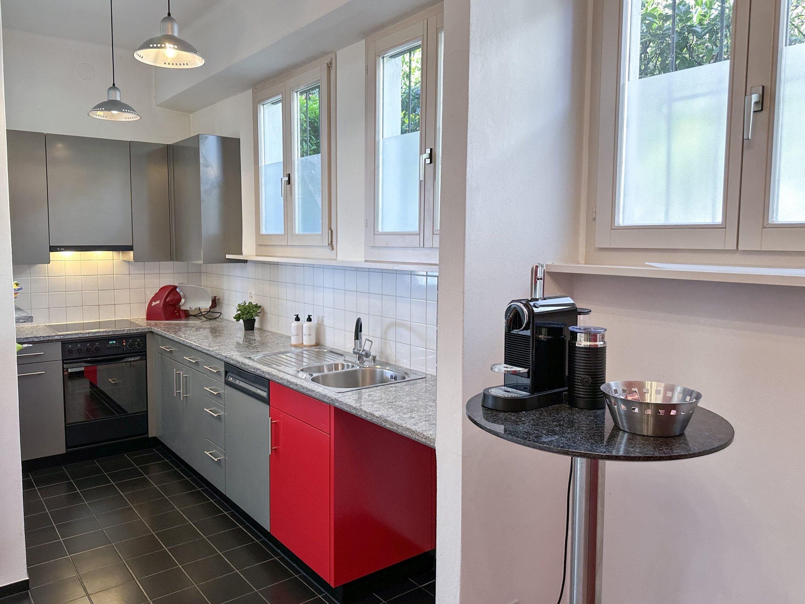 Küche einer Ferienwohnung am Lago Maggiore