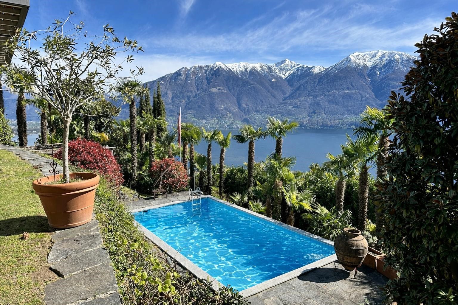 Pool einer Ferienwohnung am Lago Maggiore