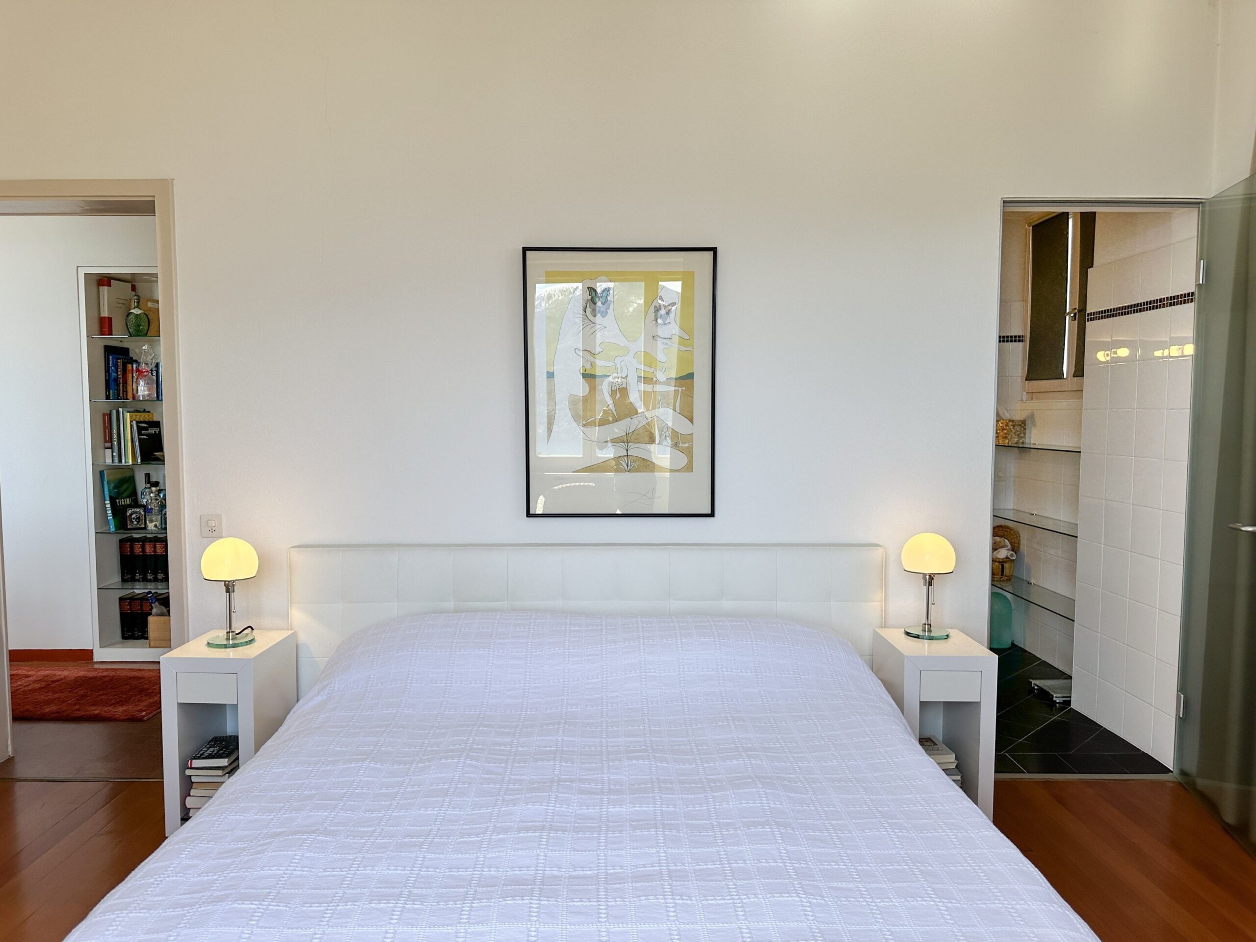 Schlafzimmer einer Ferienwohnung am Lago Maggiore