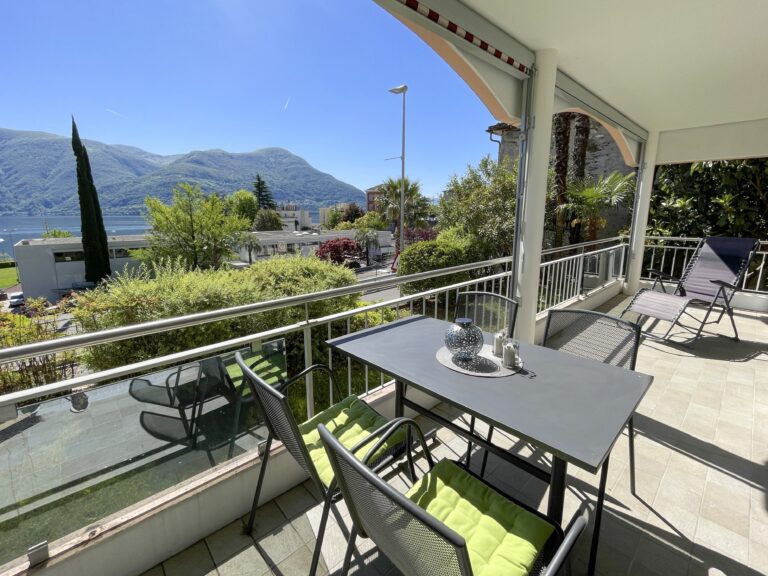 Balkon zu Ferienwohnung am Lago Maggiore