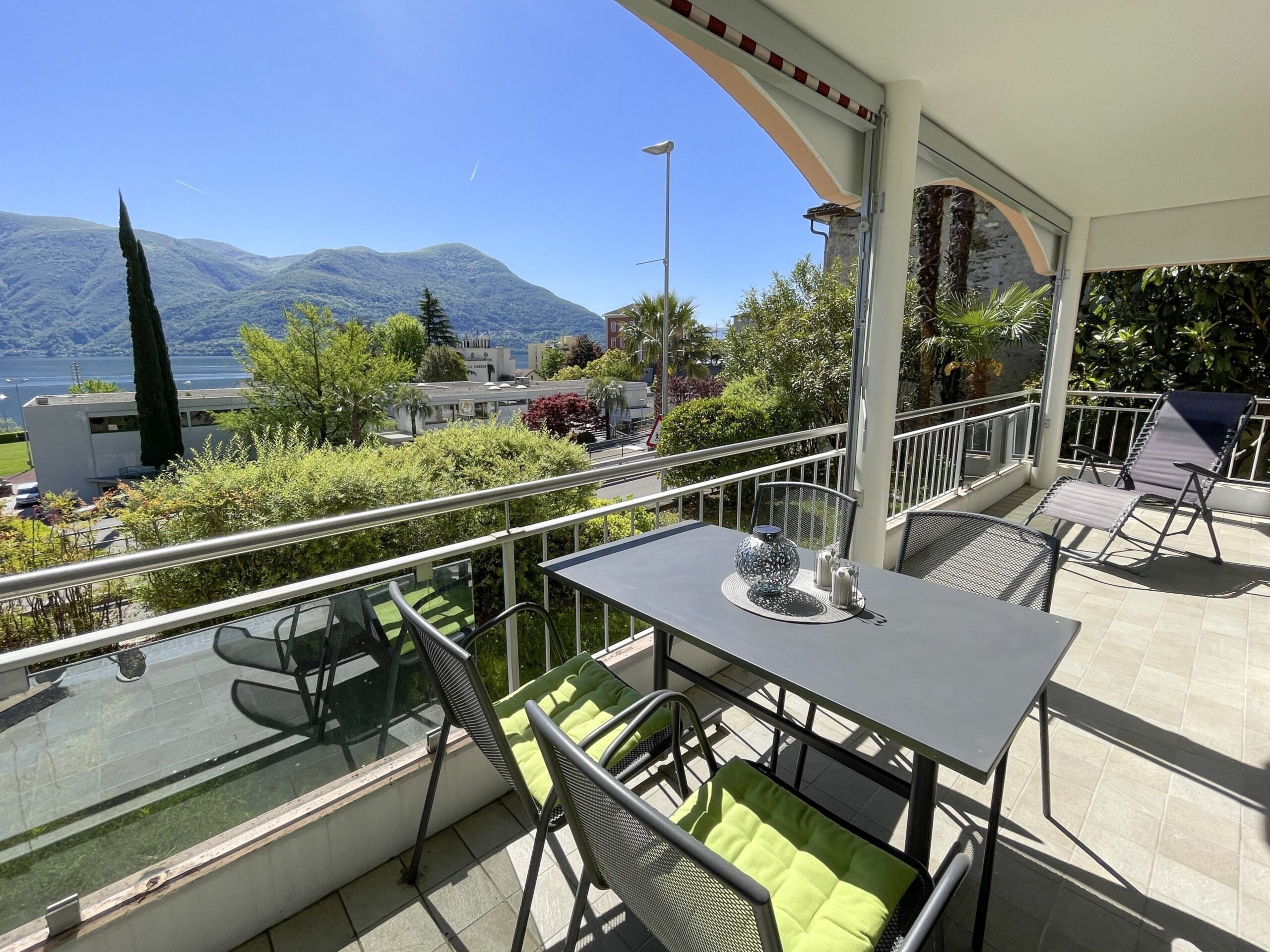 Balkon zu Ferienwohnung am Lago Maggiore