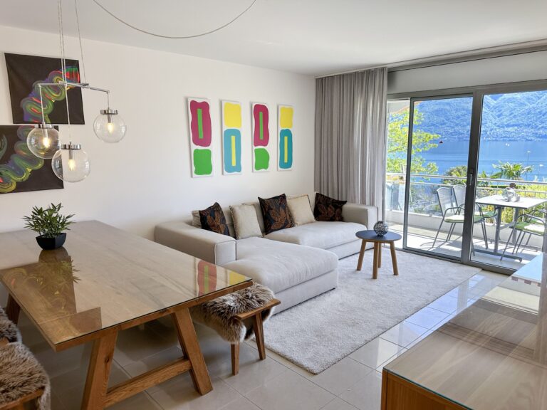 Wohnzimmer in Ferienwohnung am Lago Maggiore