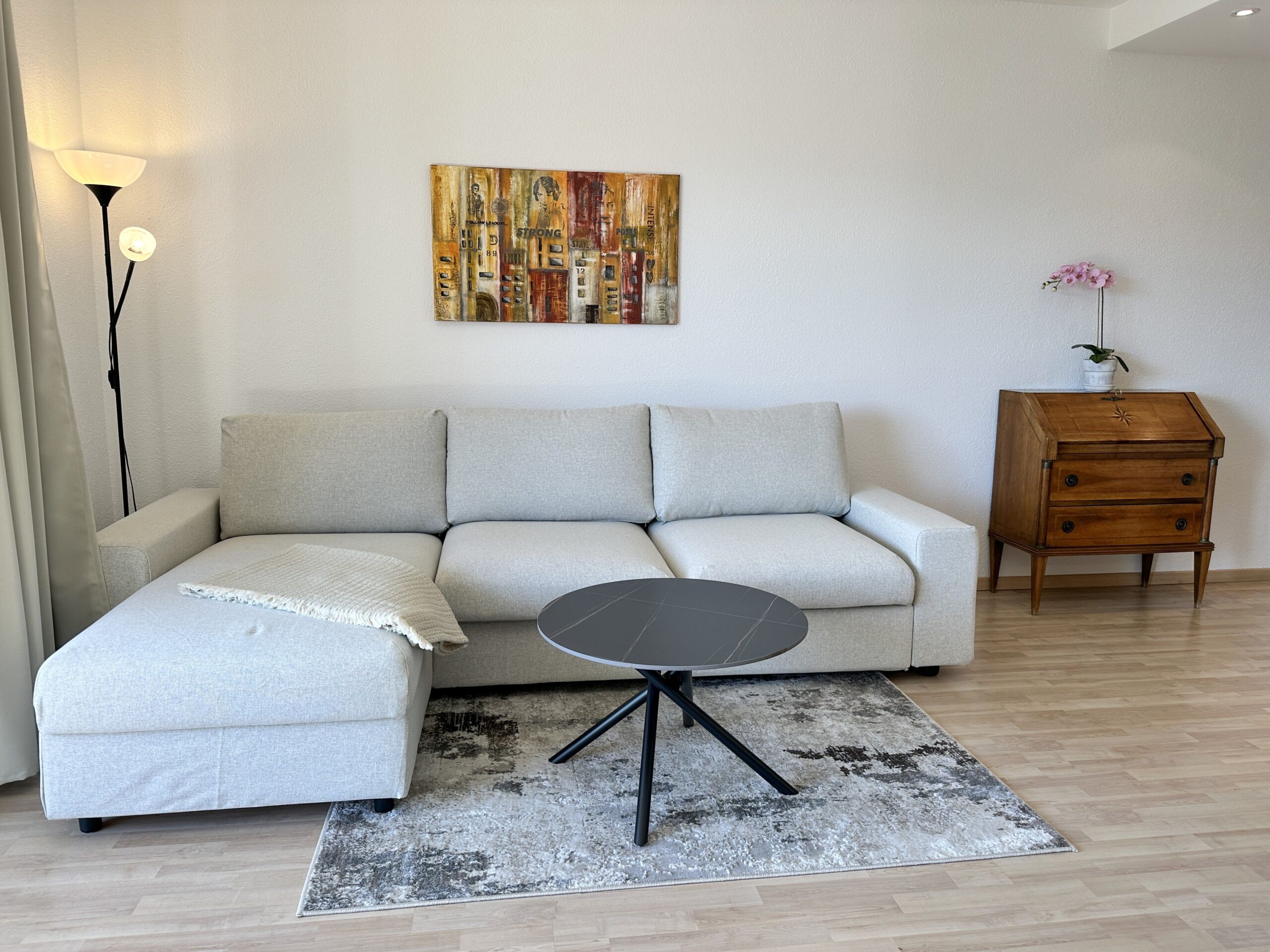 Wohnzimmer einer Ferienwohnung am Lago Maggiore