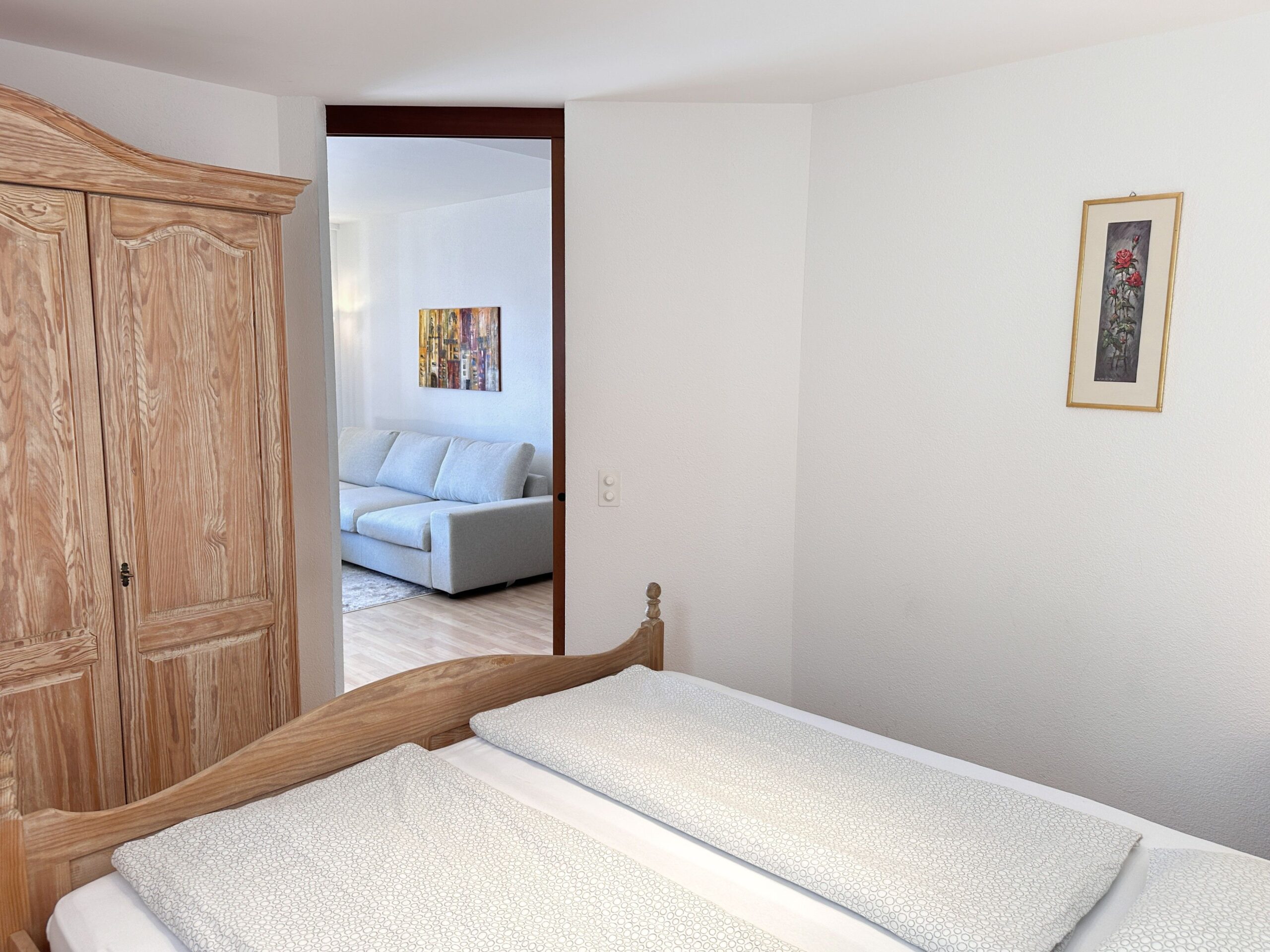 Schlafzimmer einer Ferienwohnung am Lago Maggiore
