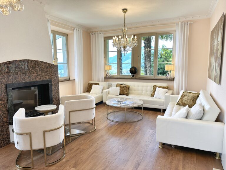Wohnzimmer einer Ferienwohnung am Lago Maggiore