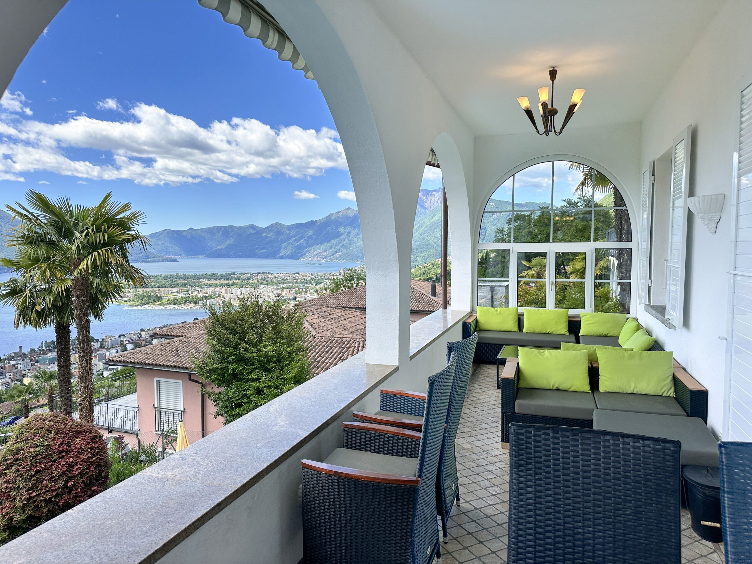 Balkon einer Ferienwohnung am Lago Maggiore
