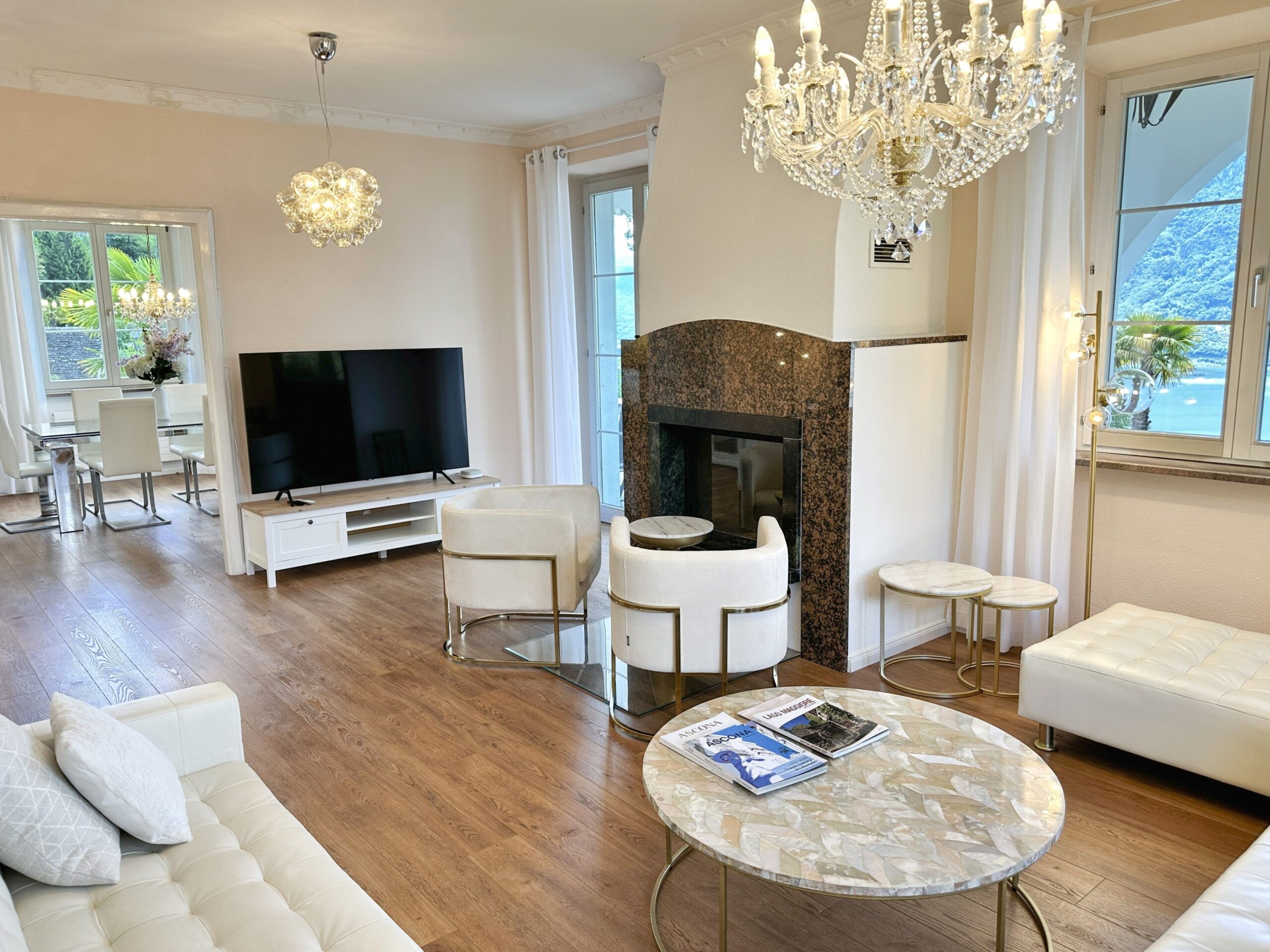 Wohnzimmer einer Ferienwohnung am Lago Maggiore
