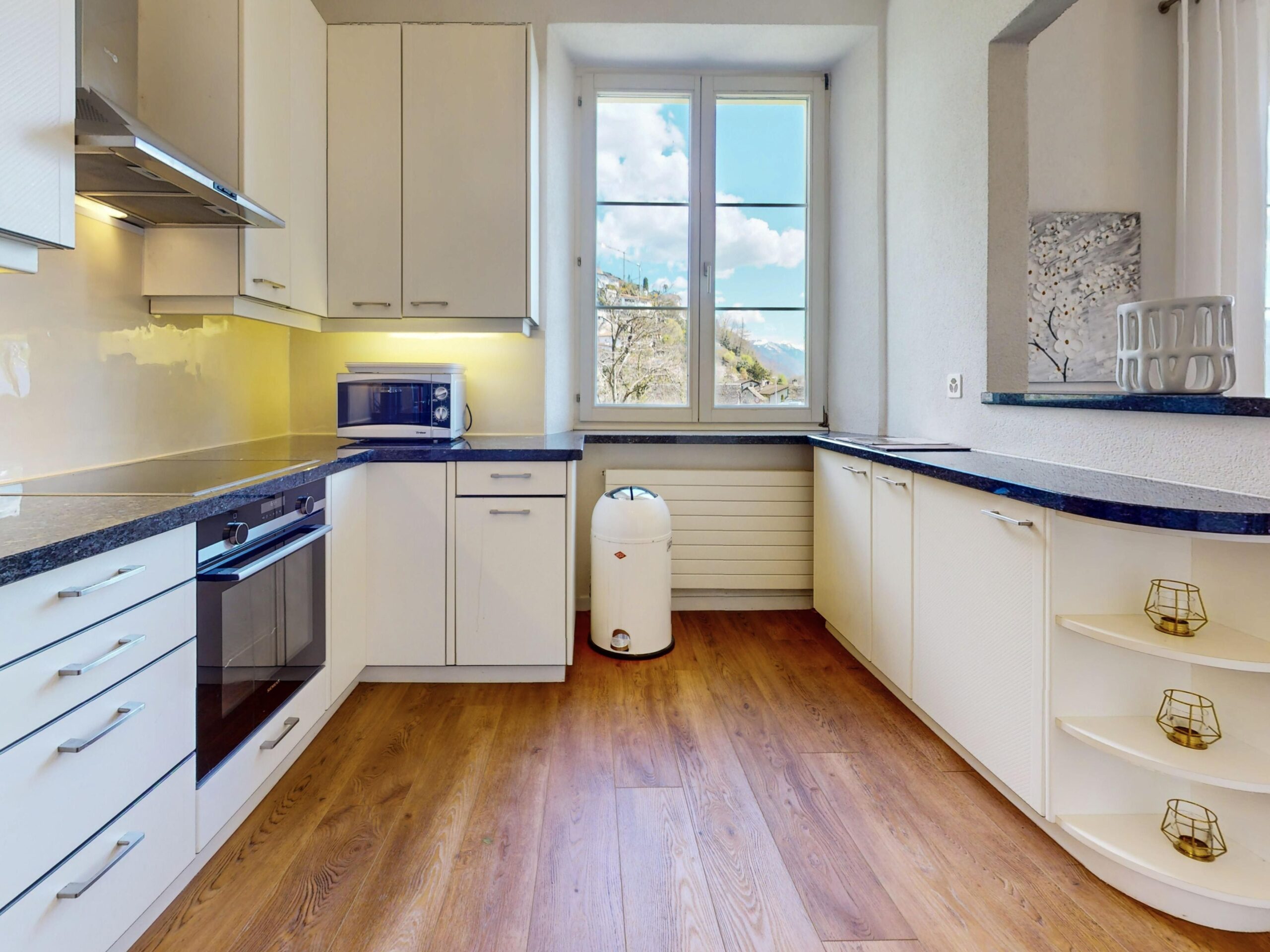 Küche einer Ferienwohnung am Lago Maggiore
