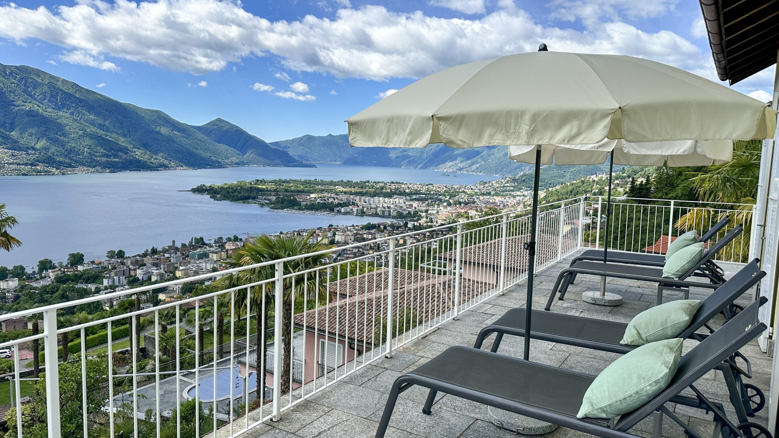 Balkon einer Ferienwohnung am Lago Maggiore
