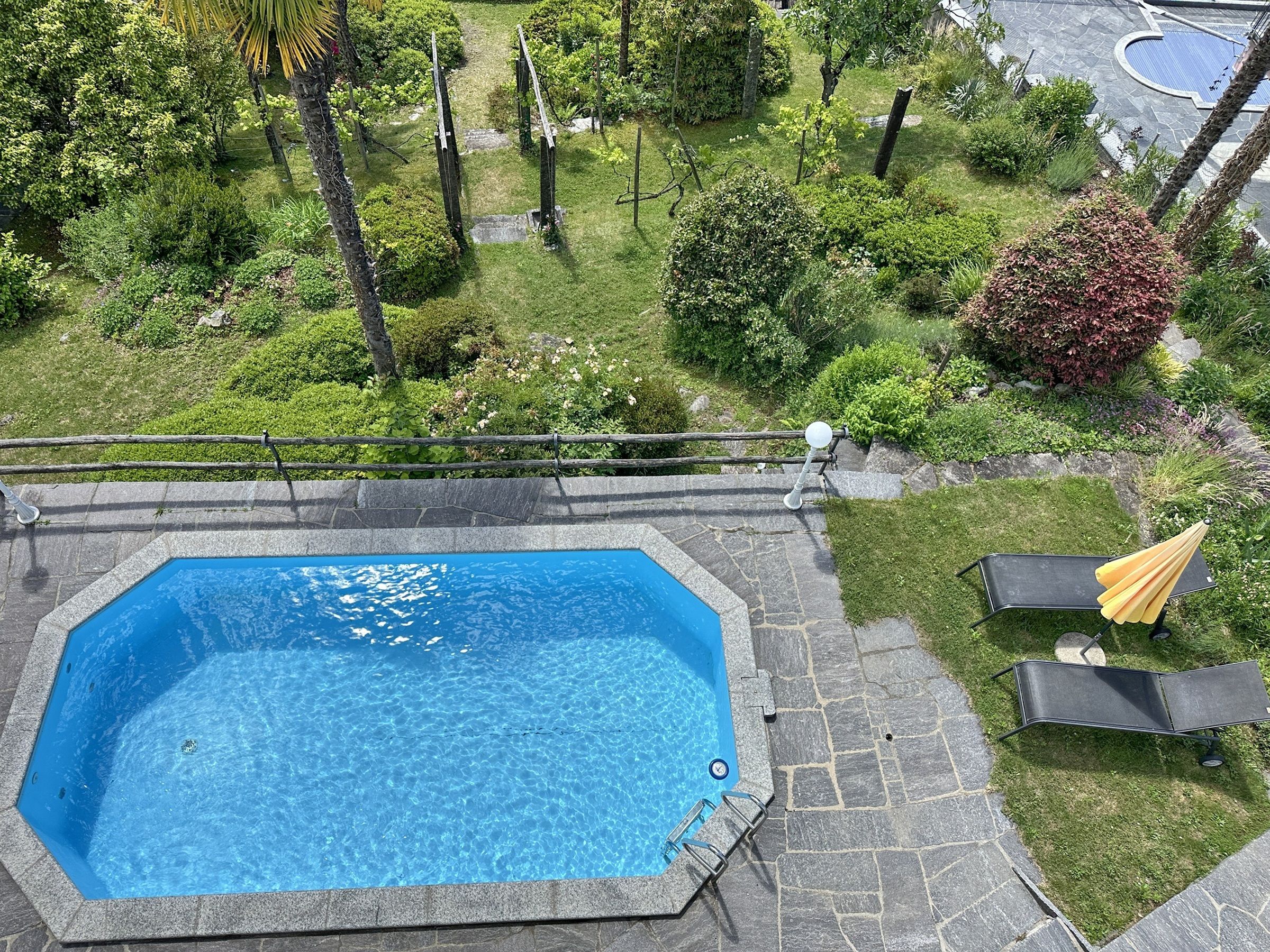 Pool einer Ferienwohnung am Lago Maggiore