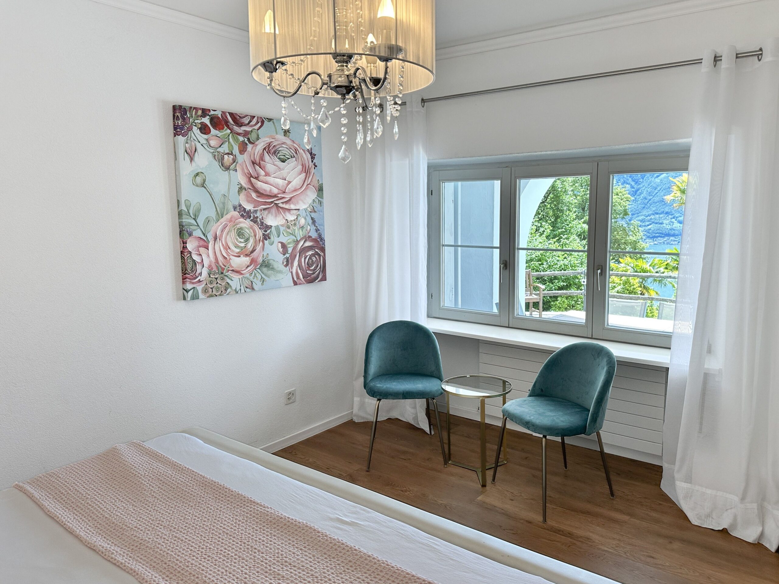 Schlafzimmer einer Ferienwohnung am Lago Maggiore
