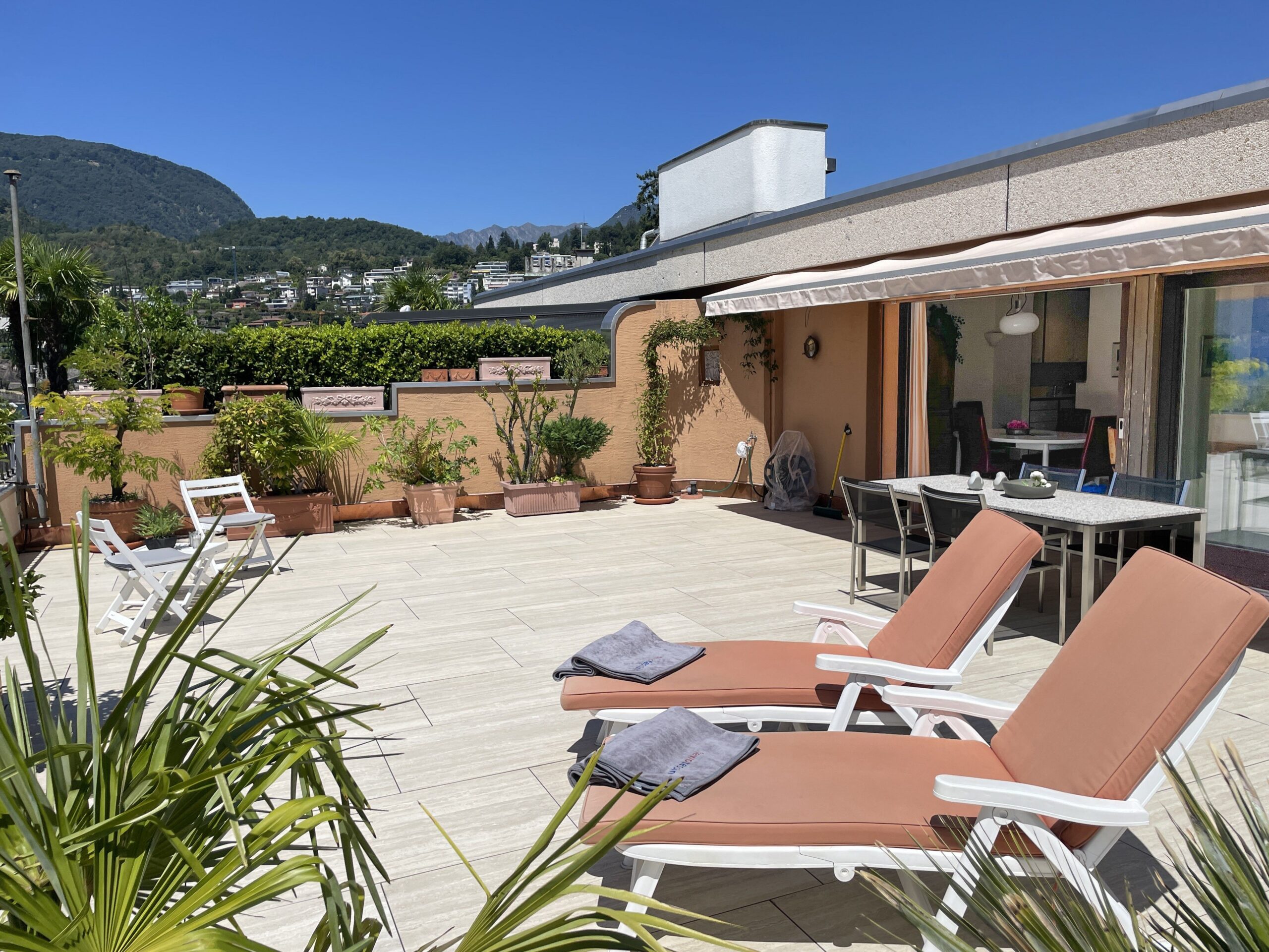 Balkon zu Ferienwohnung im Tessin