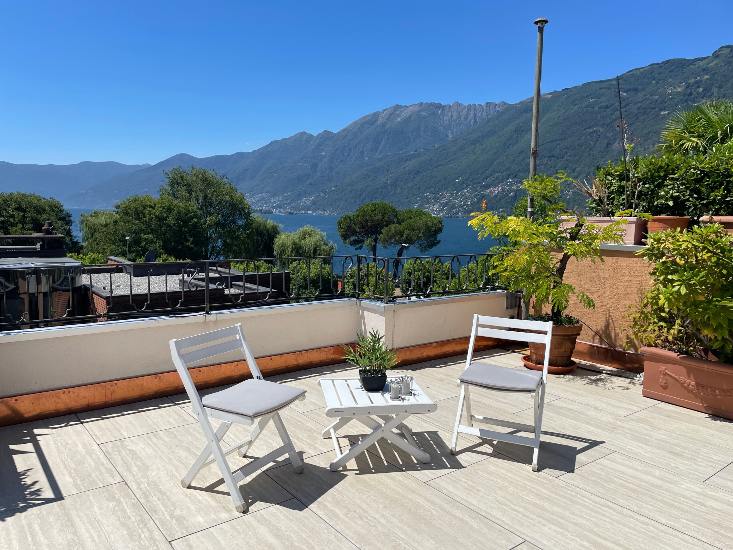 Balkon zu Ferienwohnung im Tessin