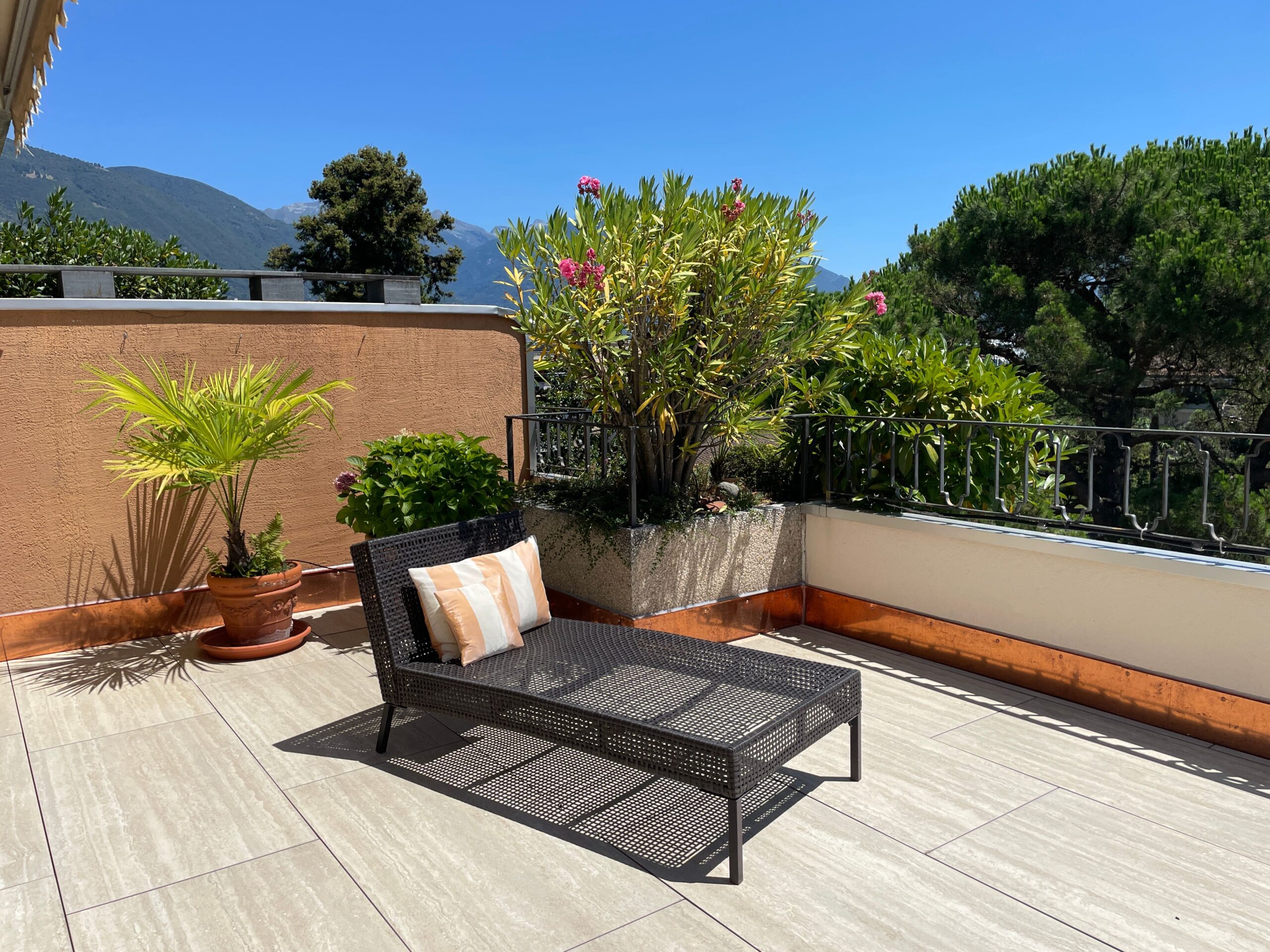 Balkon zu Ferienwohnung im Tessin