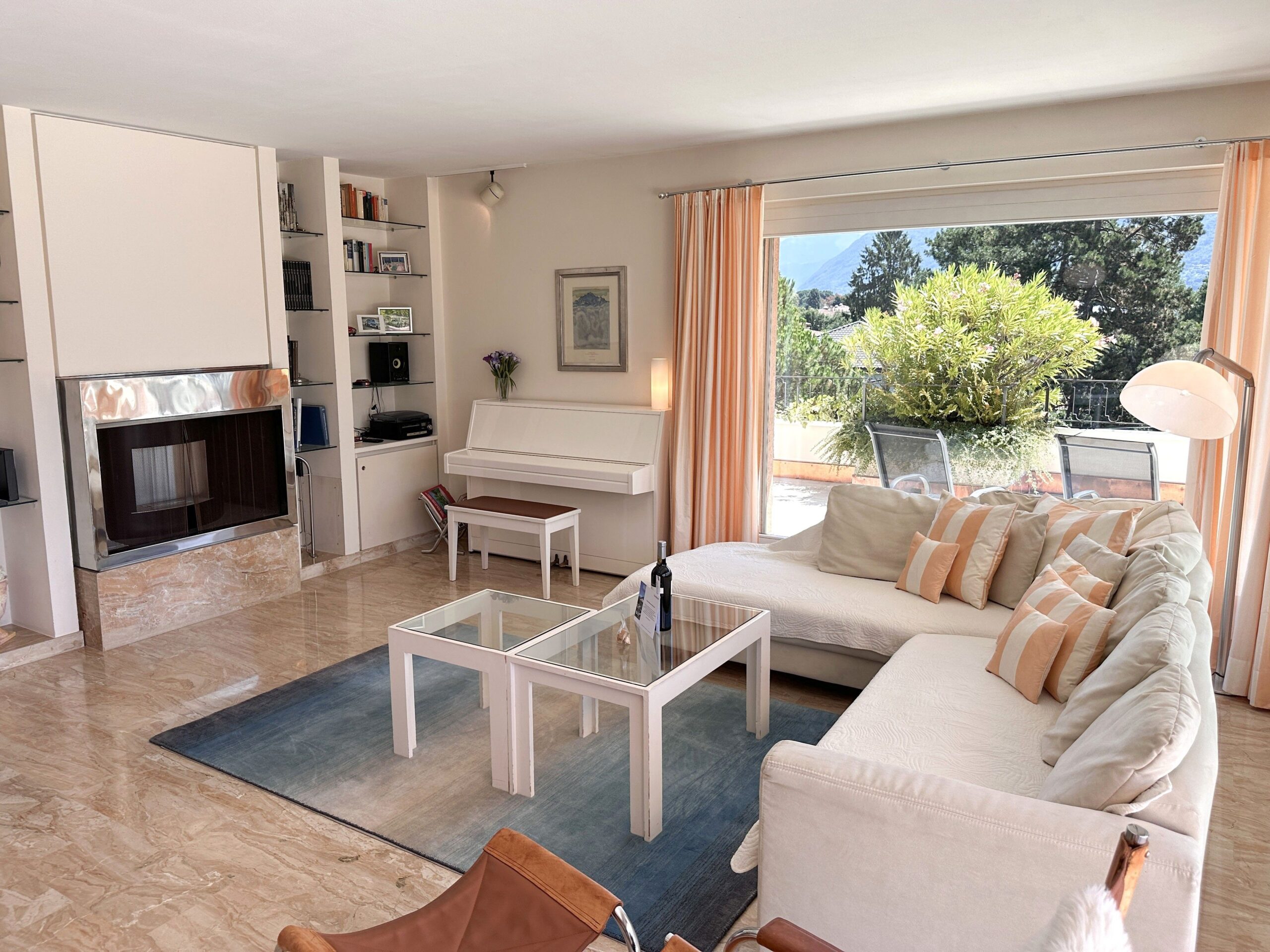Wohnzimmer in Ferienwohnung im Tessin