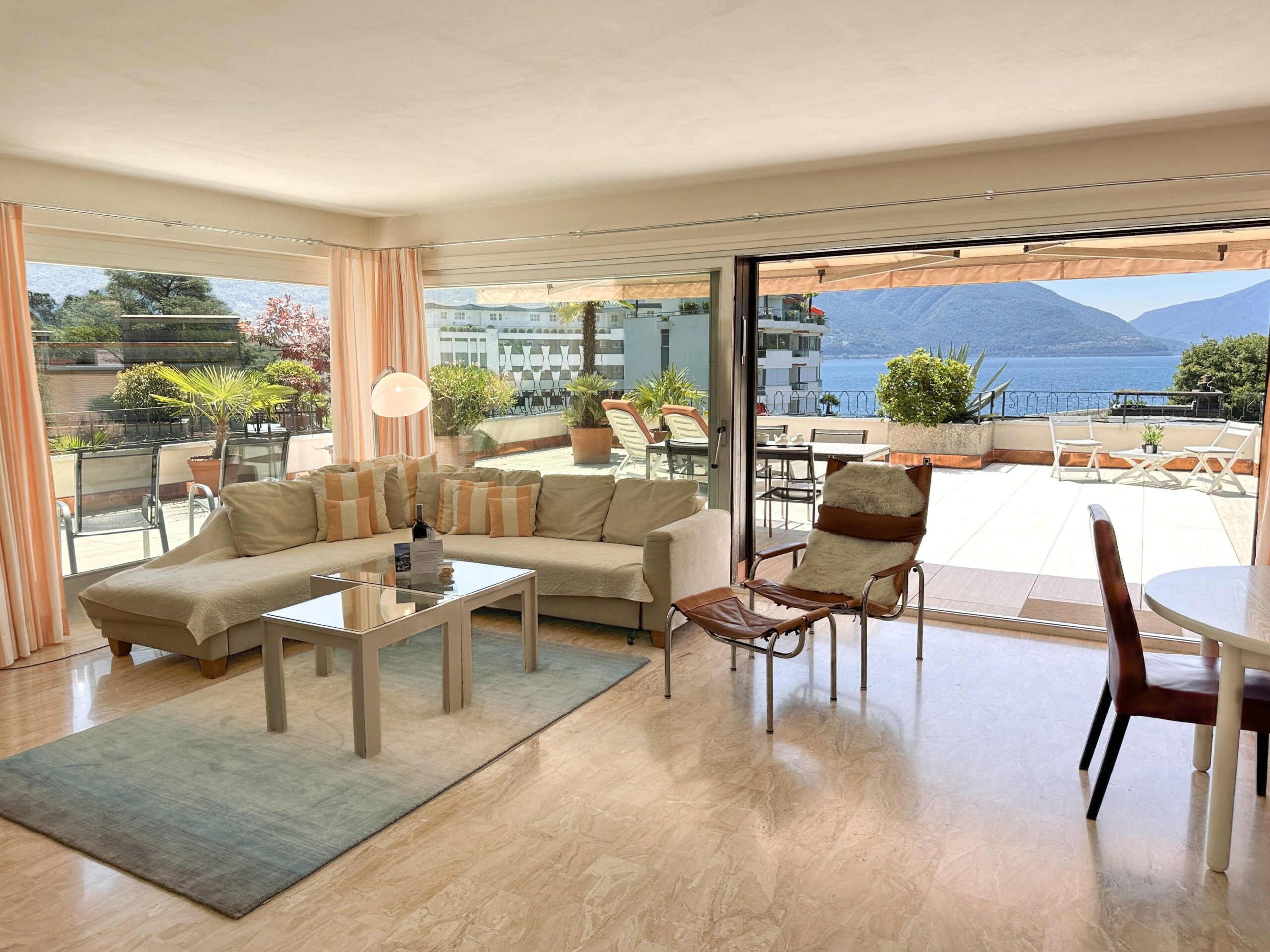 Wohnzimmer in Ferienwohnung im Tessin
